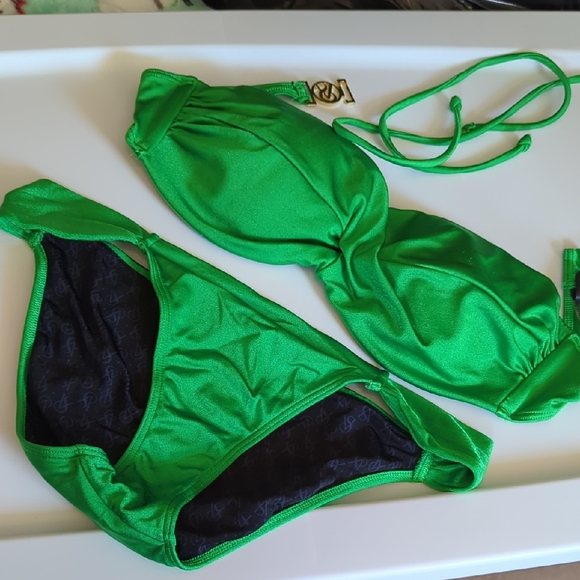 Victoria's Secret Green Bikini Set - Picture 1 of 4